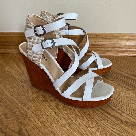 Women’s Lucky Brand Lahoya Platform Wedge - Picture 5 of 10